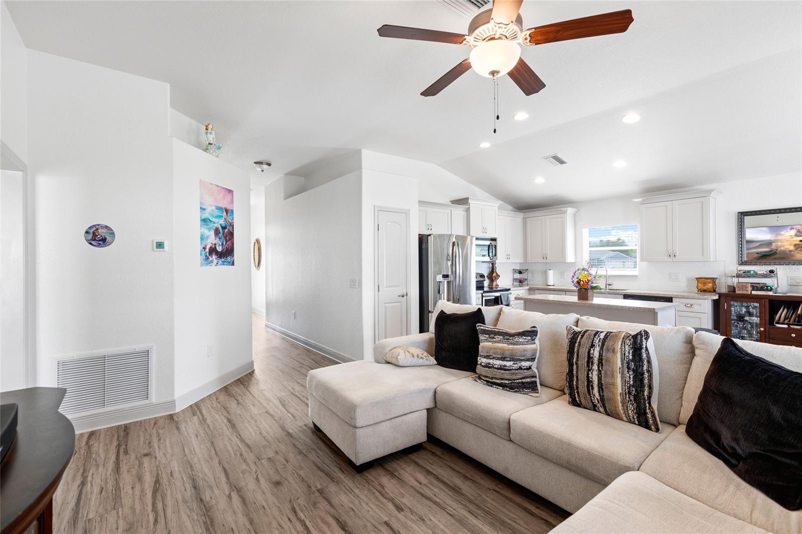SPRING HILL - Residential