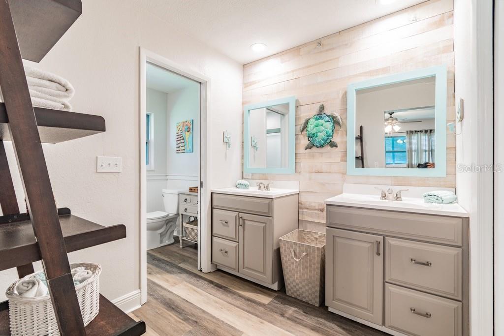 VILLAGE GREEN OF BRADENTON - Residential