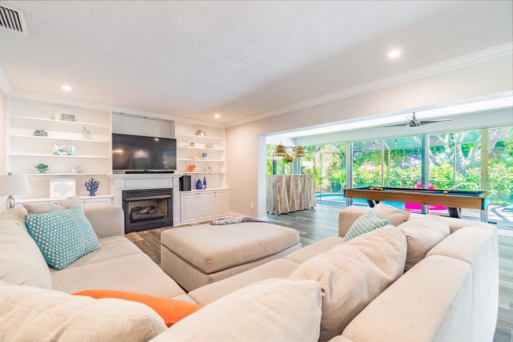 VILLAGE GREEN OF BRADENTON - Residential