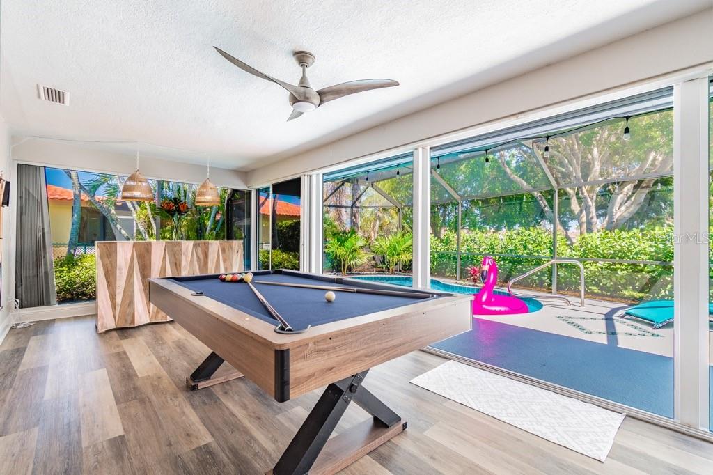 VILLAGE GREEN OF BRADENTON - Residential