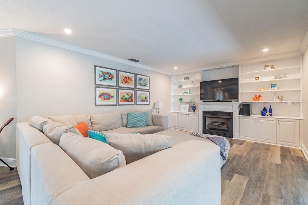 VILLAGE GREEN OF BRADENTON - Residential