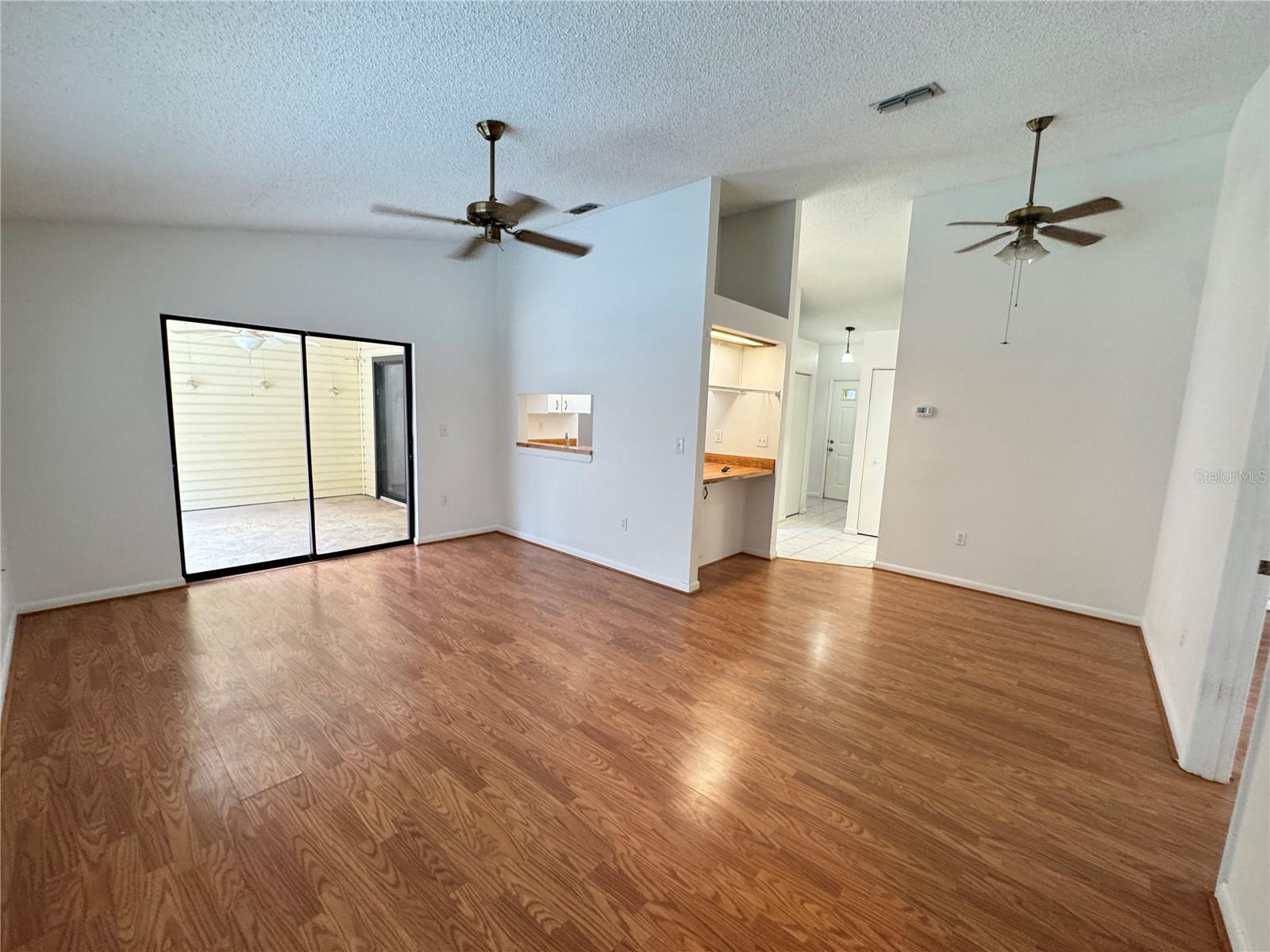 LAKEWOOD ESTATES - Residential Lease