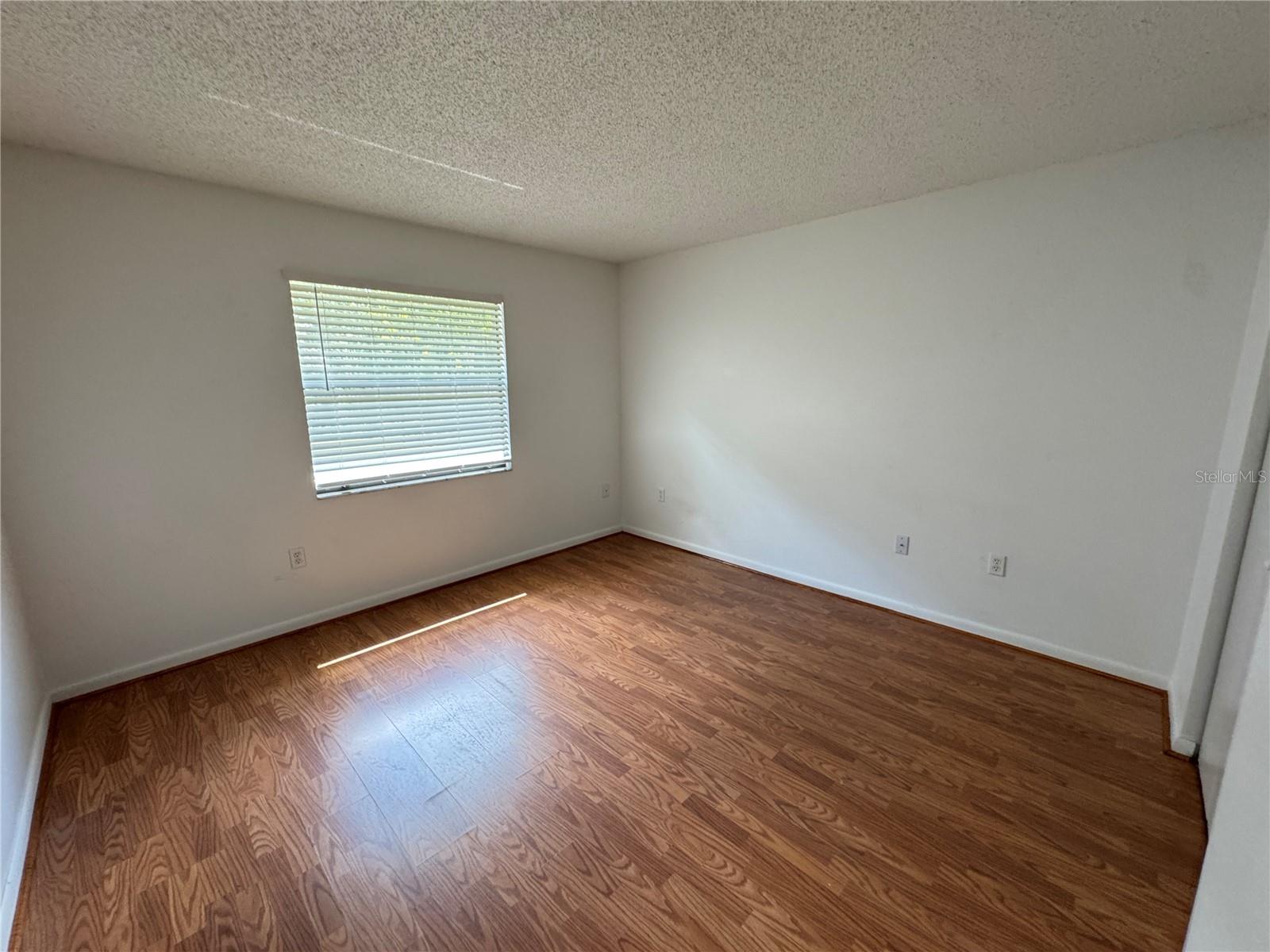 LAKEWOOD ESTATES - Residential Lease