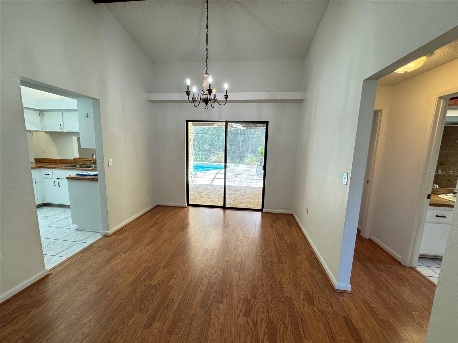 LAKEWOOD ESTATES - Residential Lease