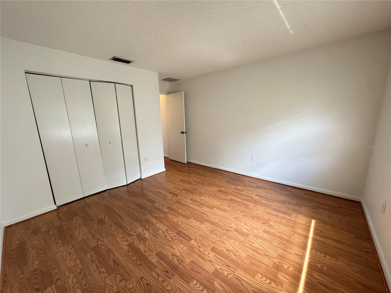 LAKEWOOD ESTATES - Residential Lease