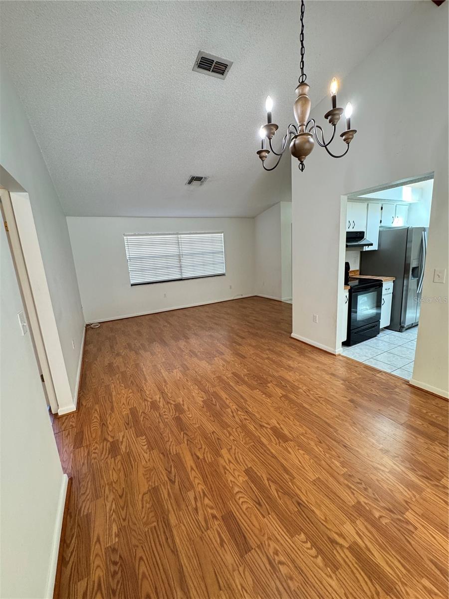 LAKEWOOD ESTATES - Residential Lease