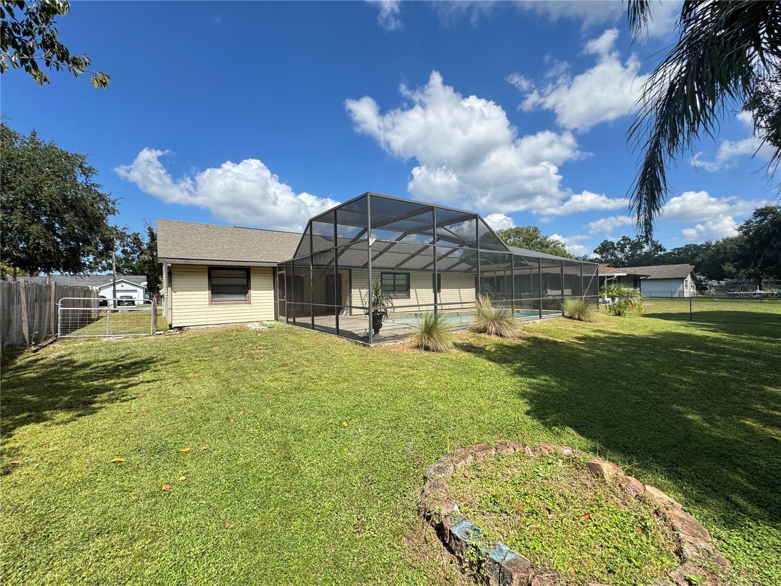 LAKEWOOD ESTATES - Residential Lease