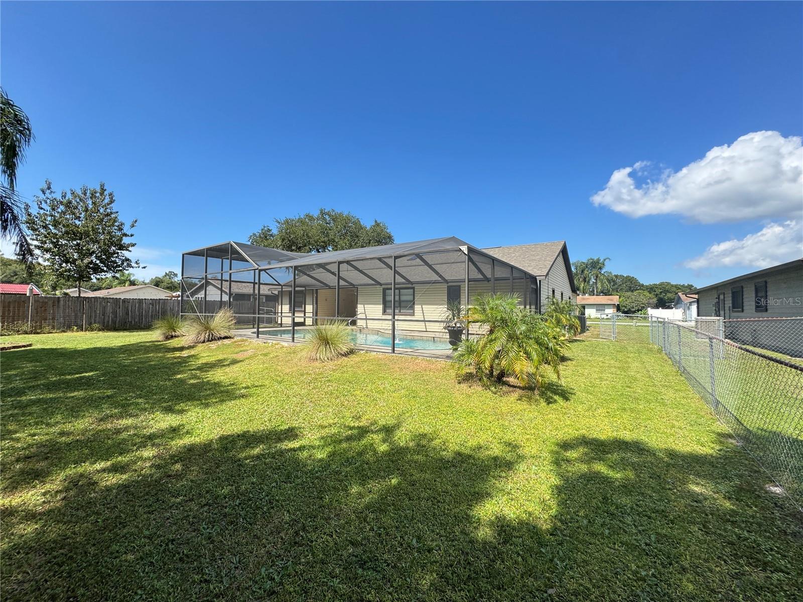 LAKEWOOD ESTATES - Residential Lease