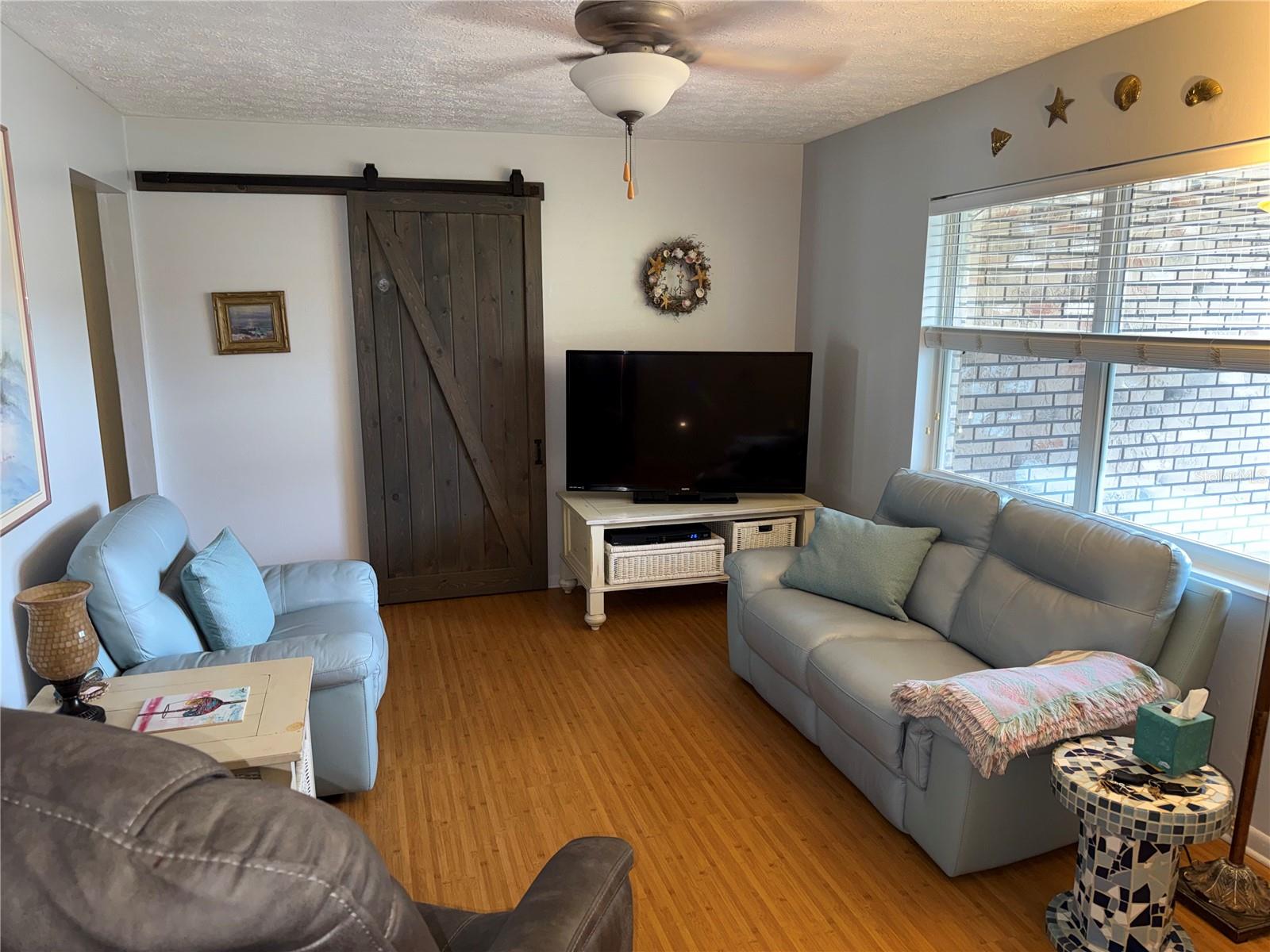 PRESIDENTIAL MANOR - Residential