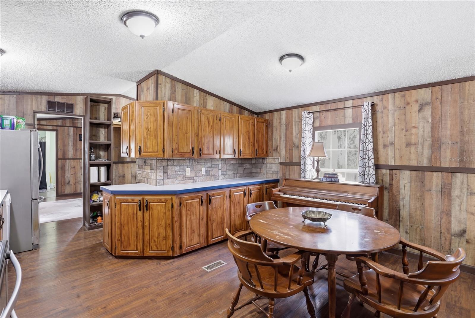 FLORIDA OAK FOREST - Residential