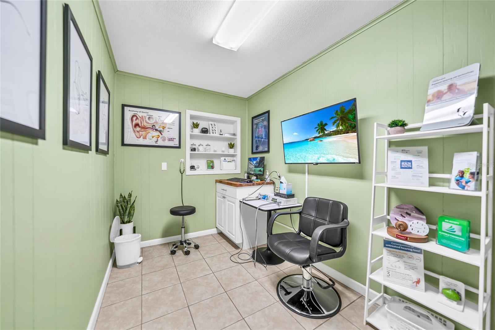 GILCHRISTS & BALDWINS SUB - Commercial Sale