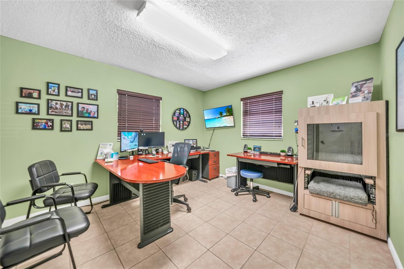 GILCHRISTS & BALDWINS SUB - Commercial Sale