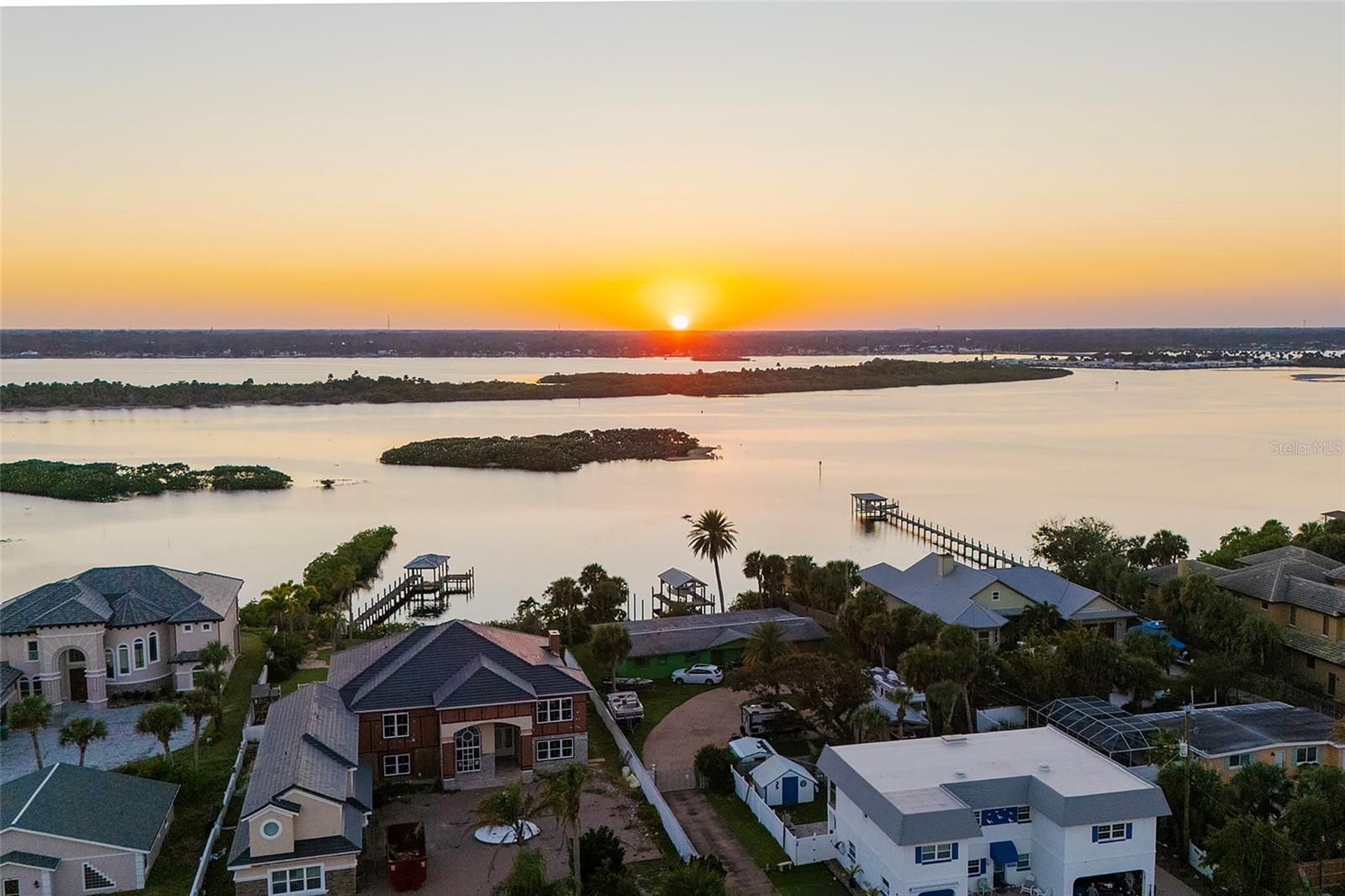 SALIDA DEL SOL - Residential