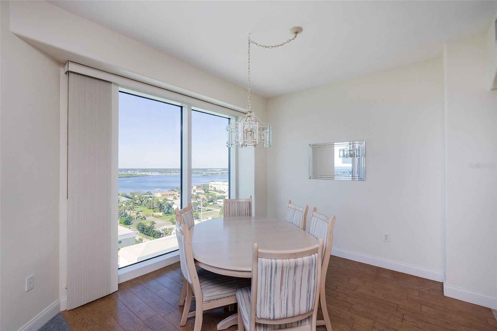 SALIDA DEL SOL - Residential