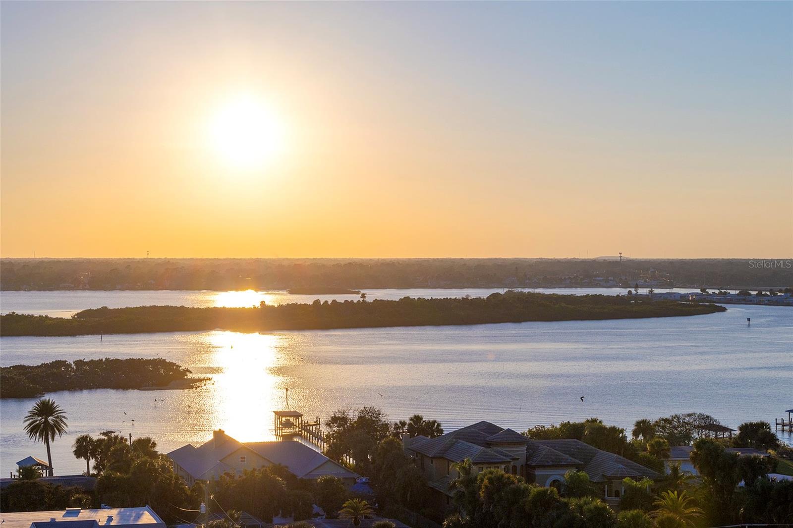 SALIDA DEL SOL - Residential