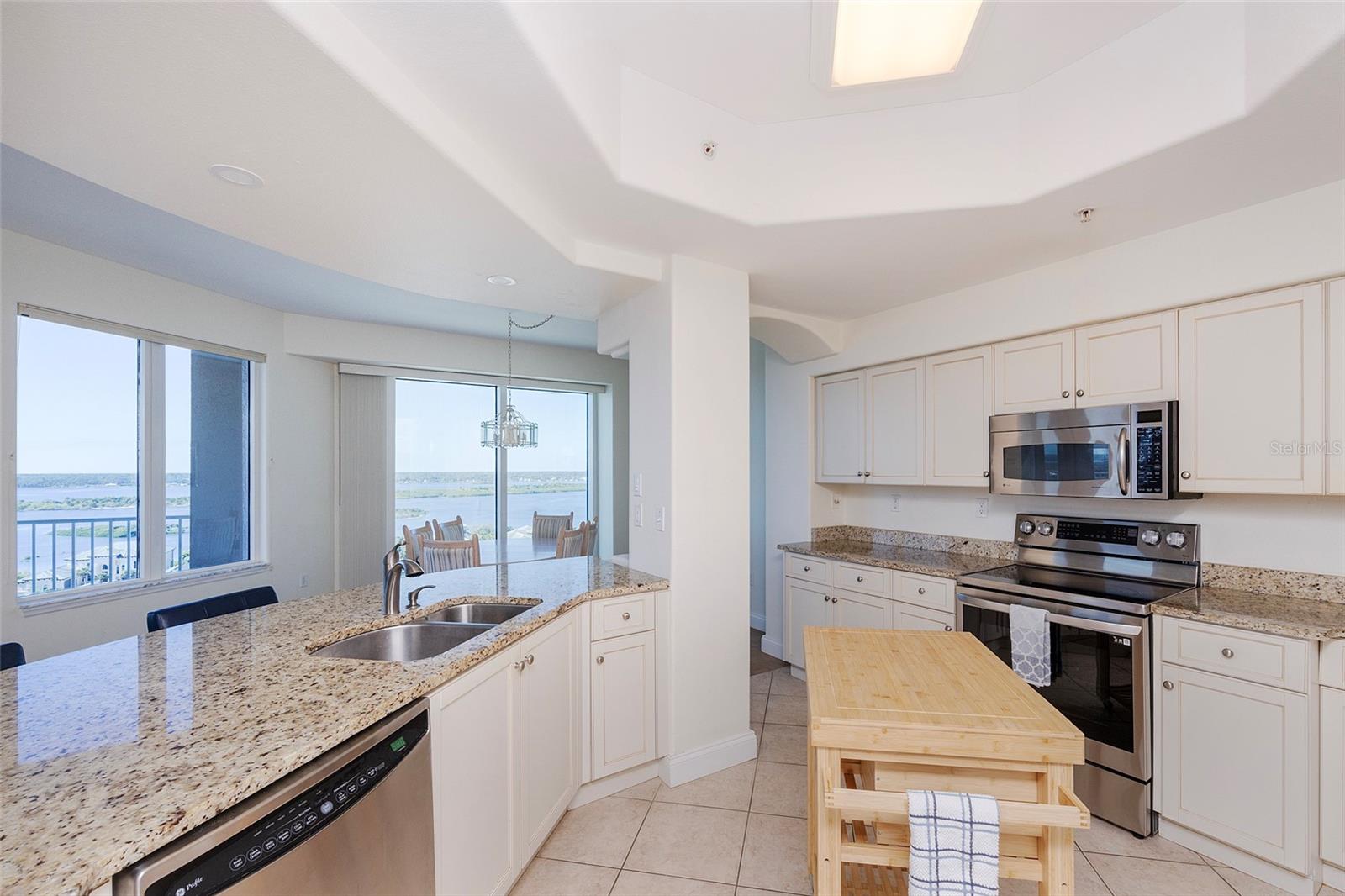 SALIDA DEL SOL - Residential