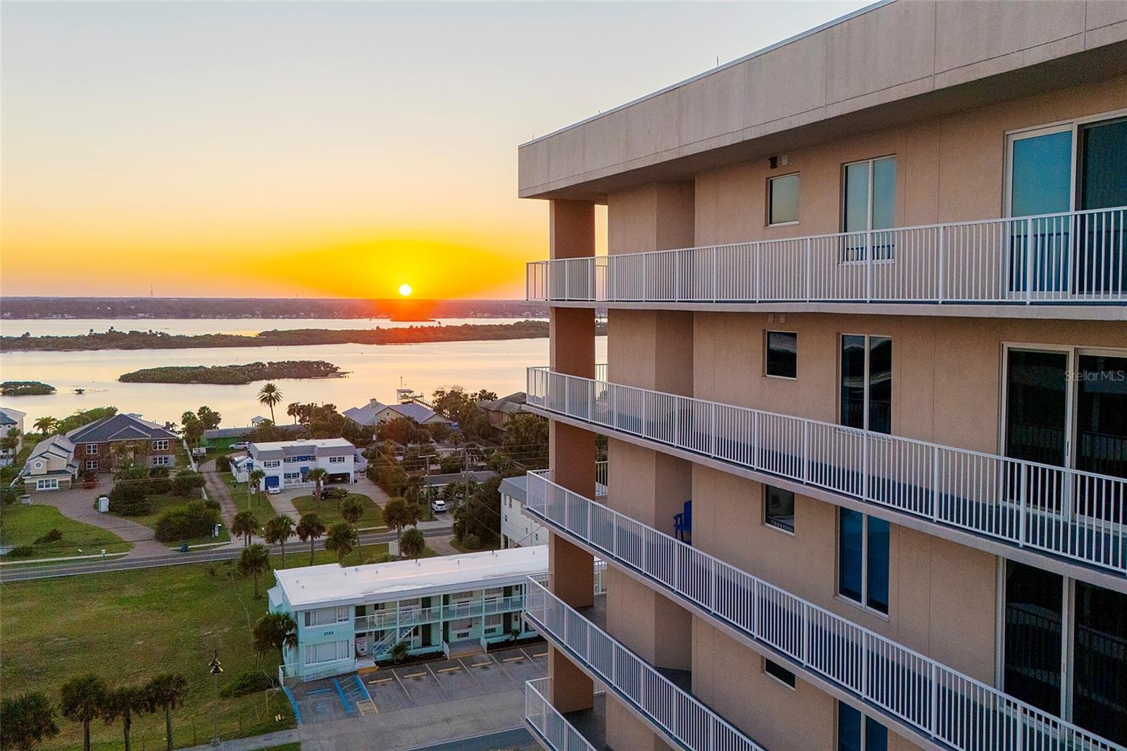 SALIDA DEL SOL - Residential