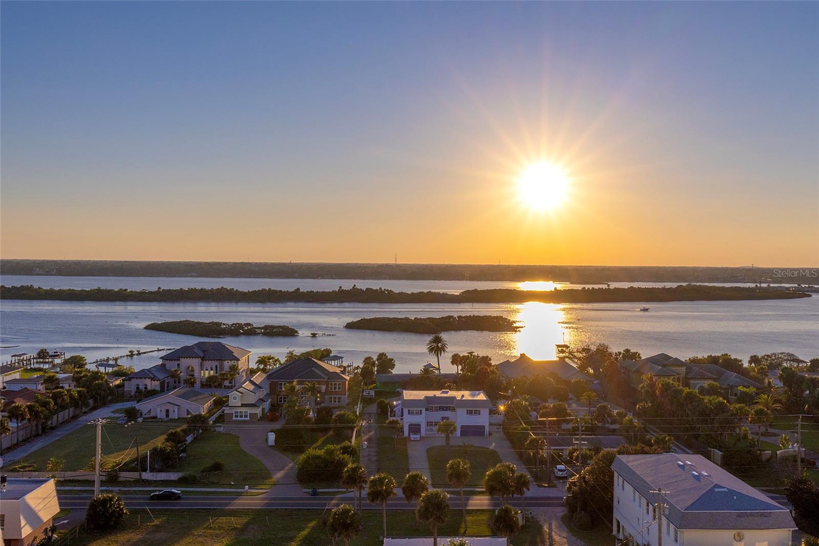 SALIDA DEL SOL - Residential