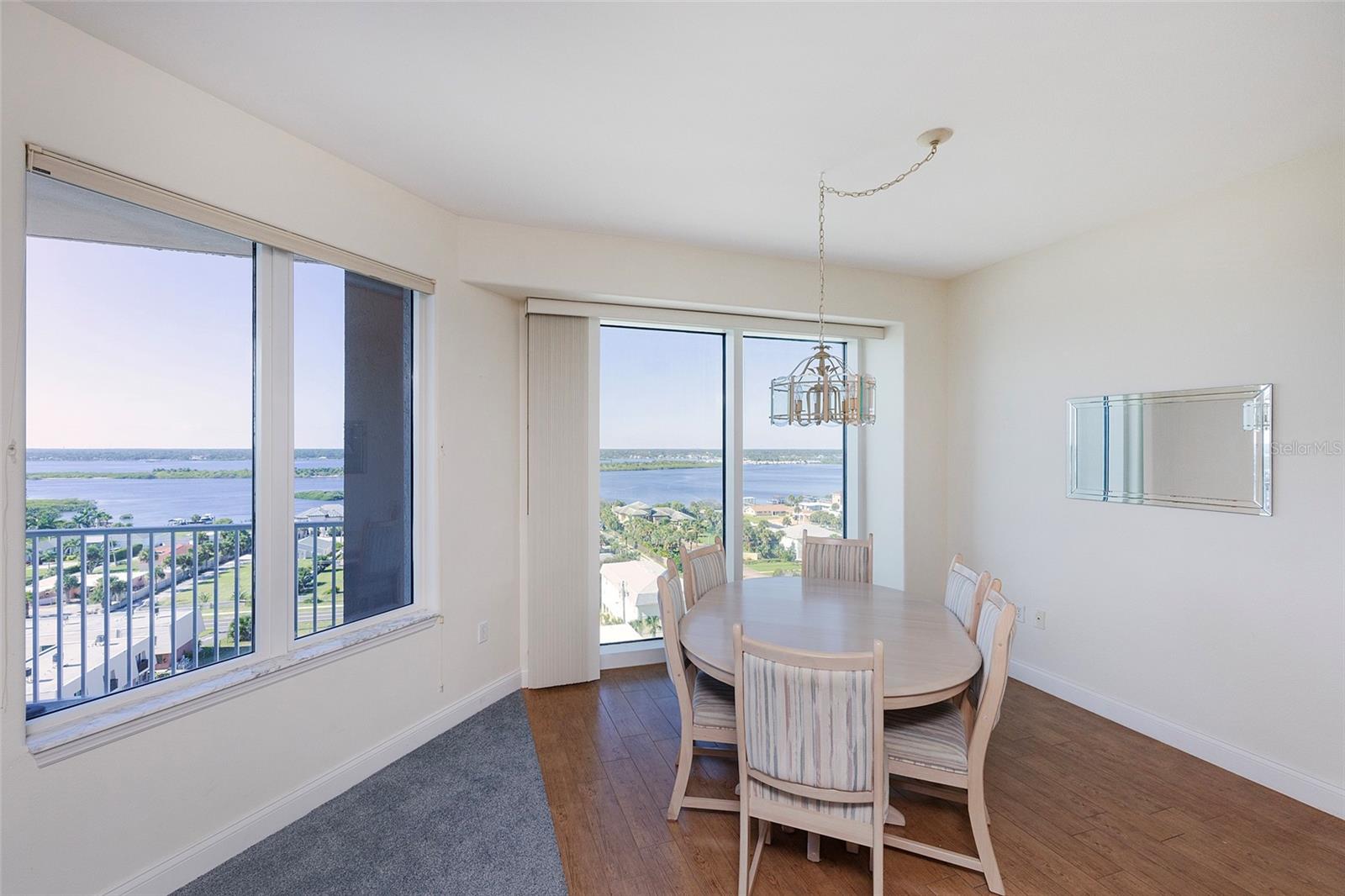 SALIDA DEL SOL - Residential