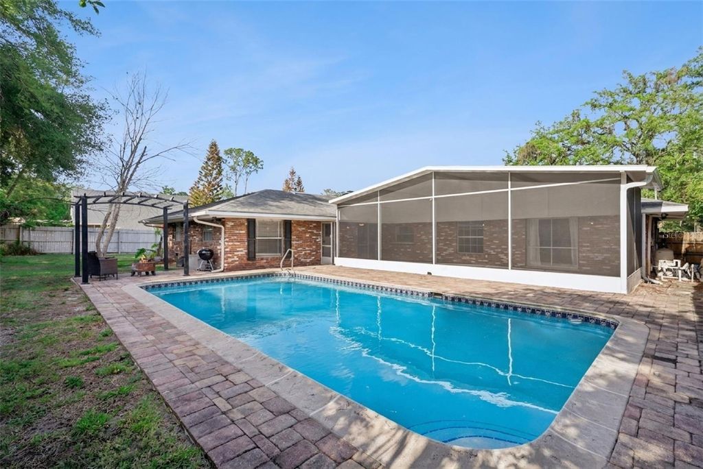 Photo of 480 Raymond Avenue, Longwood, FL 32750 (MLS # O6402148)