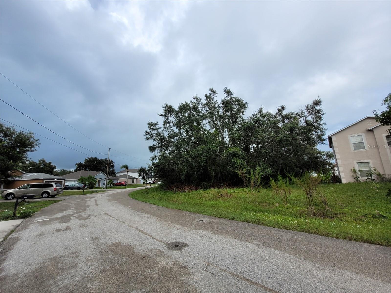 1946 MANATEE CT