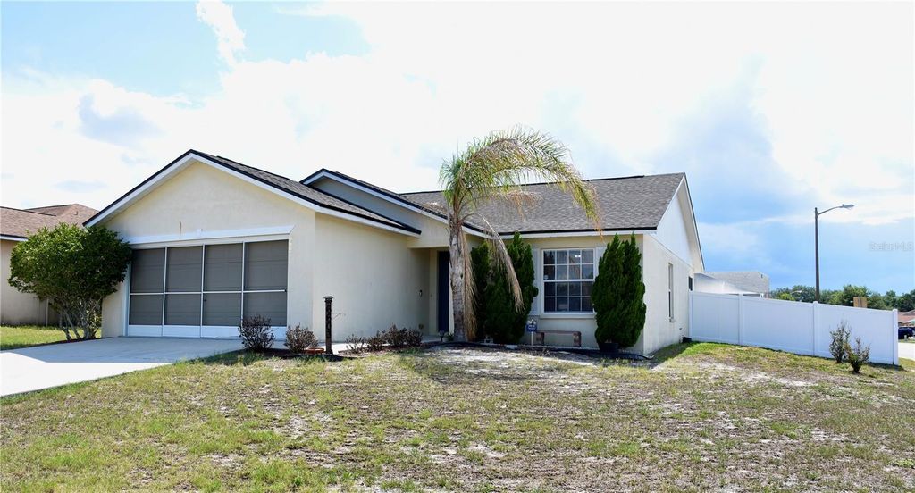 Photo of 6603 Madeira Avenue, Lakeland, FL 33811 (MLS # L4961934)