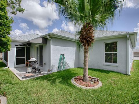 A home in LADY LAKE