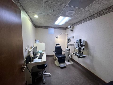 Tiny photo for 640 S Lake Street, Leesburg, FL 34748 (MLS # G5101981)