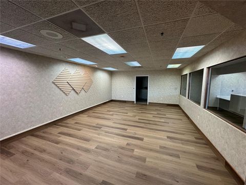 Tiny photo for 640 S Lake Street, Leesburg, FL 34748 (MLS # G5101981)