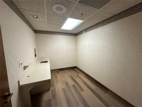 Tiny photo for 640 S Lake Street, Leesburg, FL 34748 (MLS # G5101981)