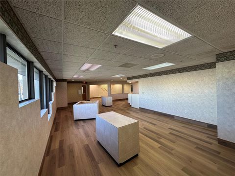 Tiny photo for 640 S Lake Street, Leesburg, FL 34748 (MLS # G5101981)