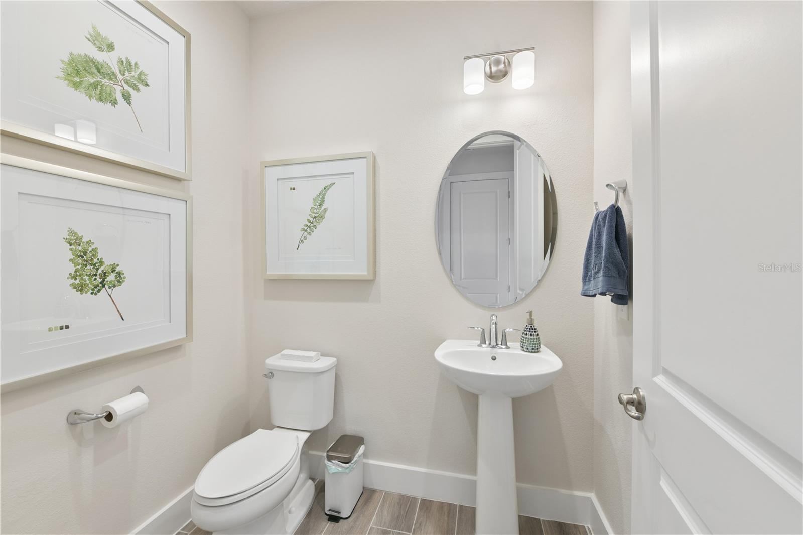 OAKS AT KELLY PARK - Residential