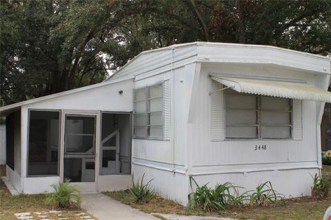 A home in WINTER HAVEN