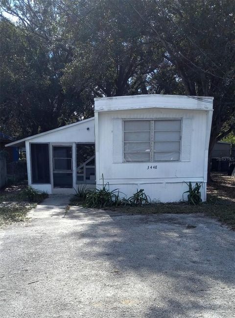 A home in WINTER HAVEN