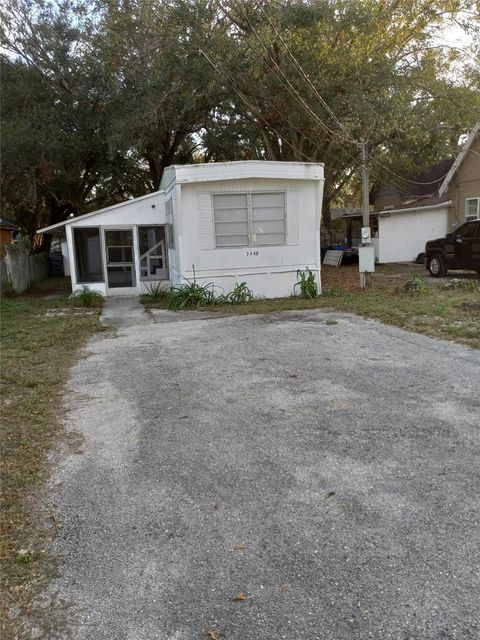 A home in WINTER HAVEN