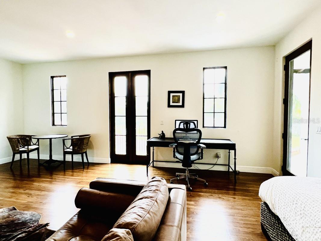 IVANHOE PARK REP - Residential