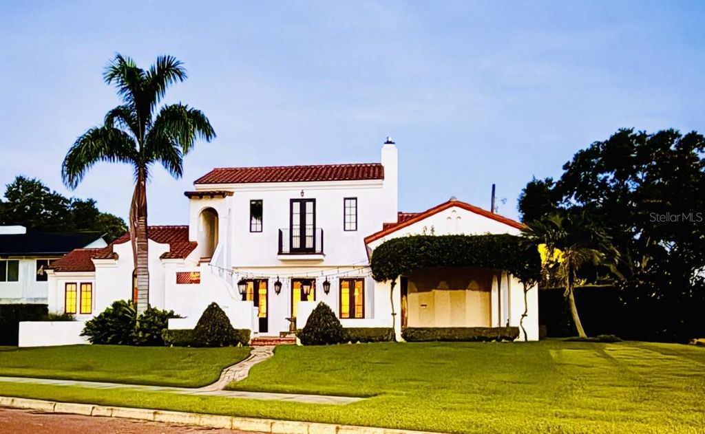 Photo of 1234 W Ivanhoe Boulevard, Orlando, FL 32804 (MLS # A4679465)