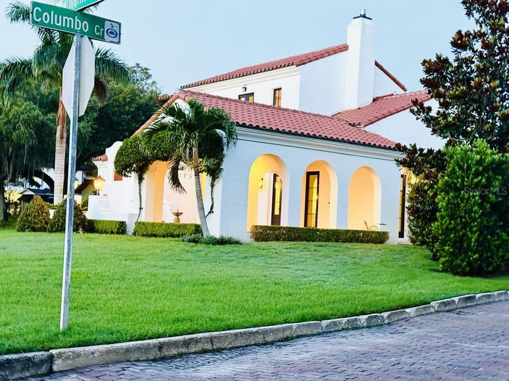 Photo of 1234 W Ivanhoe Boulevard, Orlando, FL 32804 (MLS # A4679465)