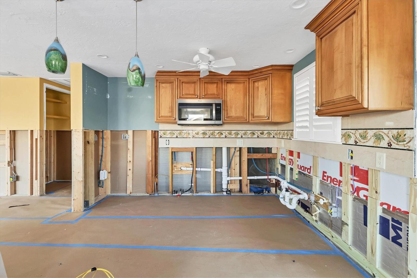 6140 MIDNIGHT PASS ROAD A10