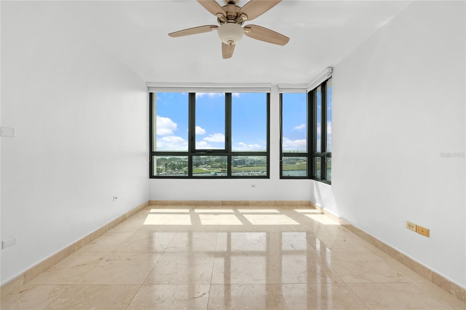 CARIBE PLAZA - Residential