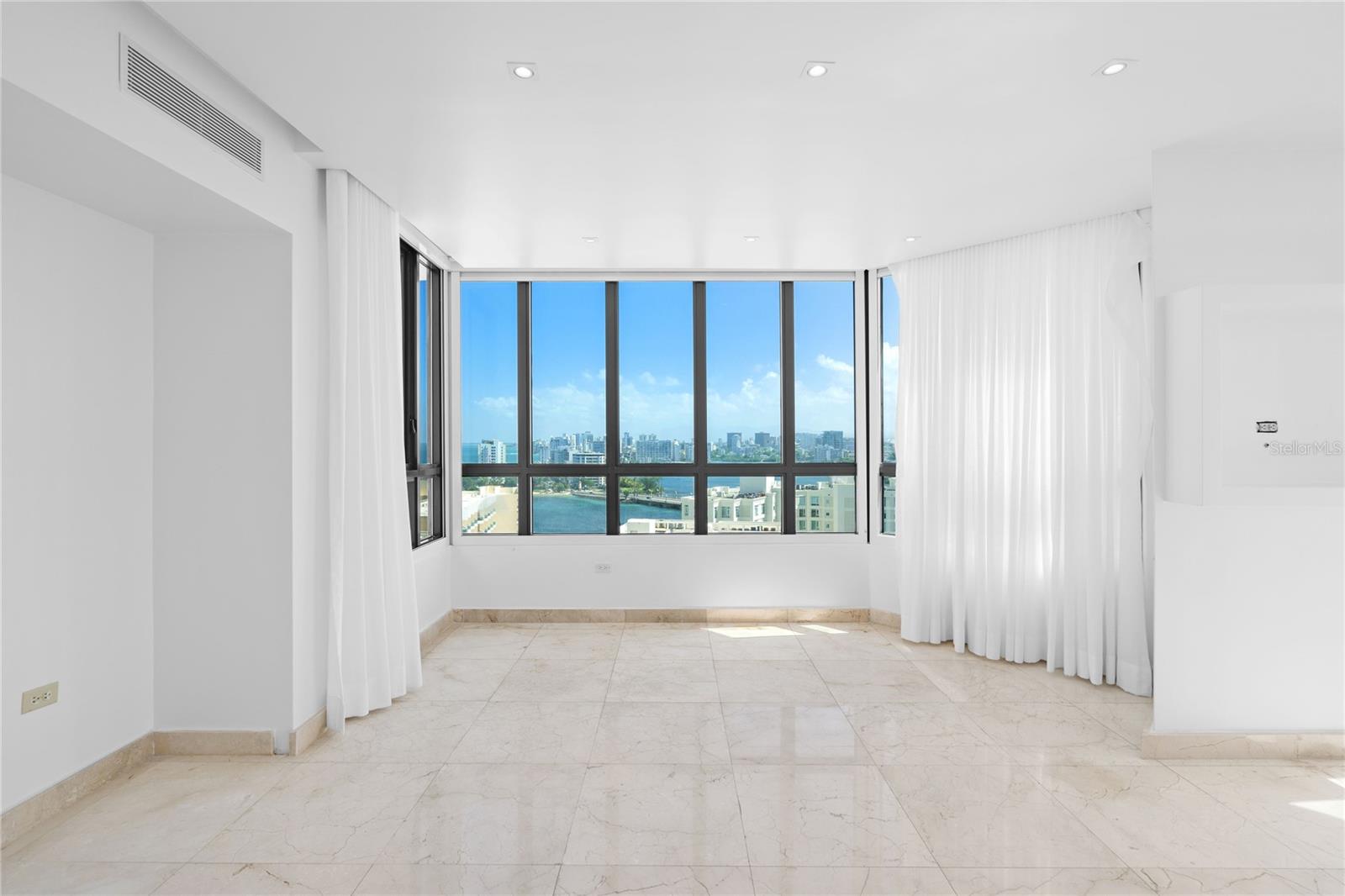 CARIBE PLAZA - Residential