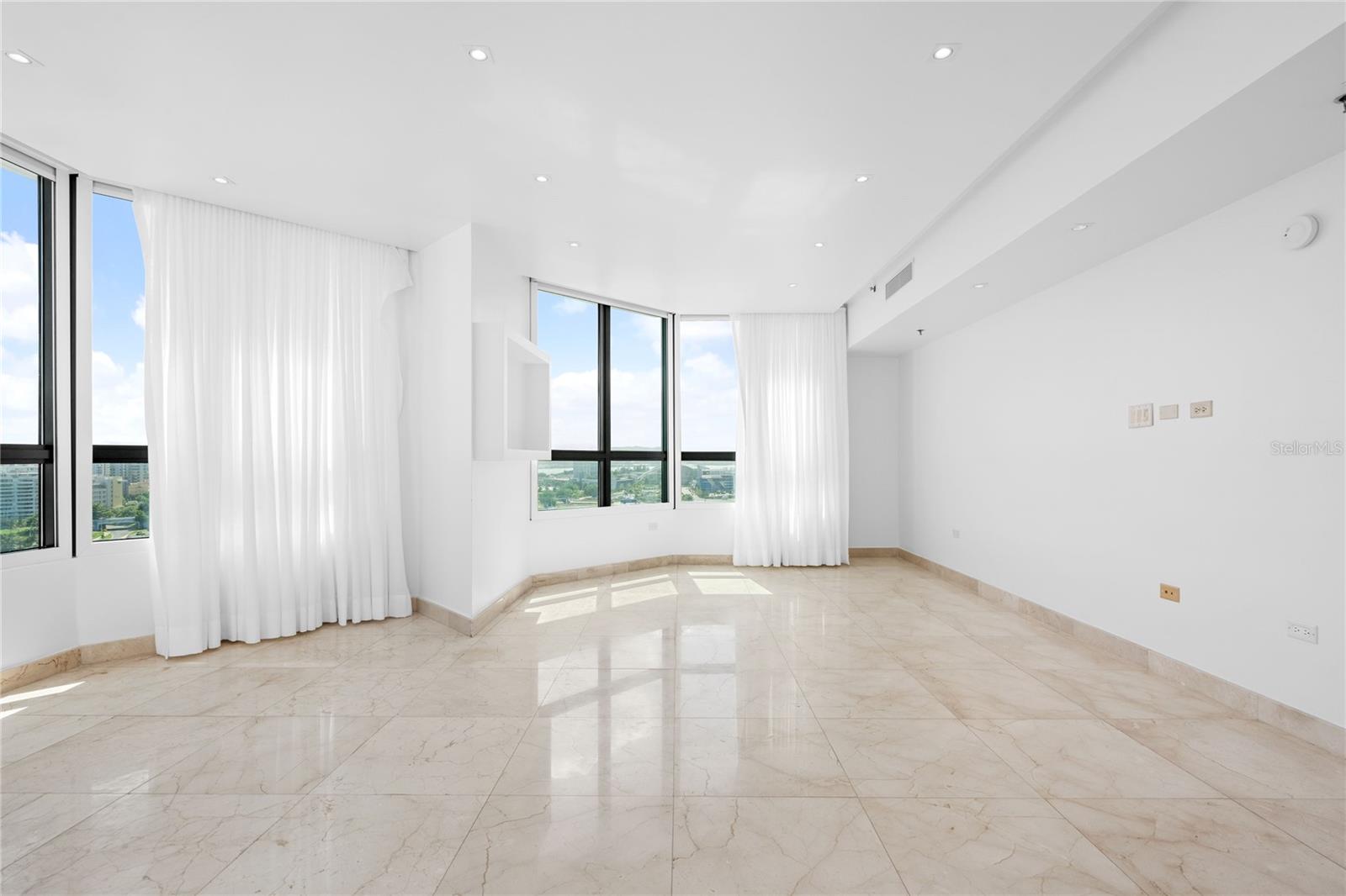 CARIBE PLAZA - Residential