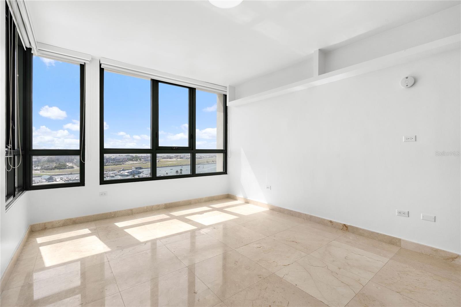 CARIBE PLAZA - Residential