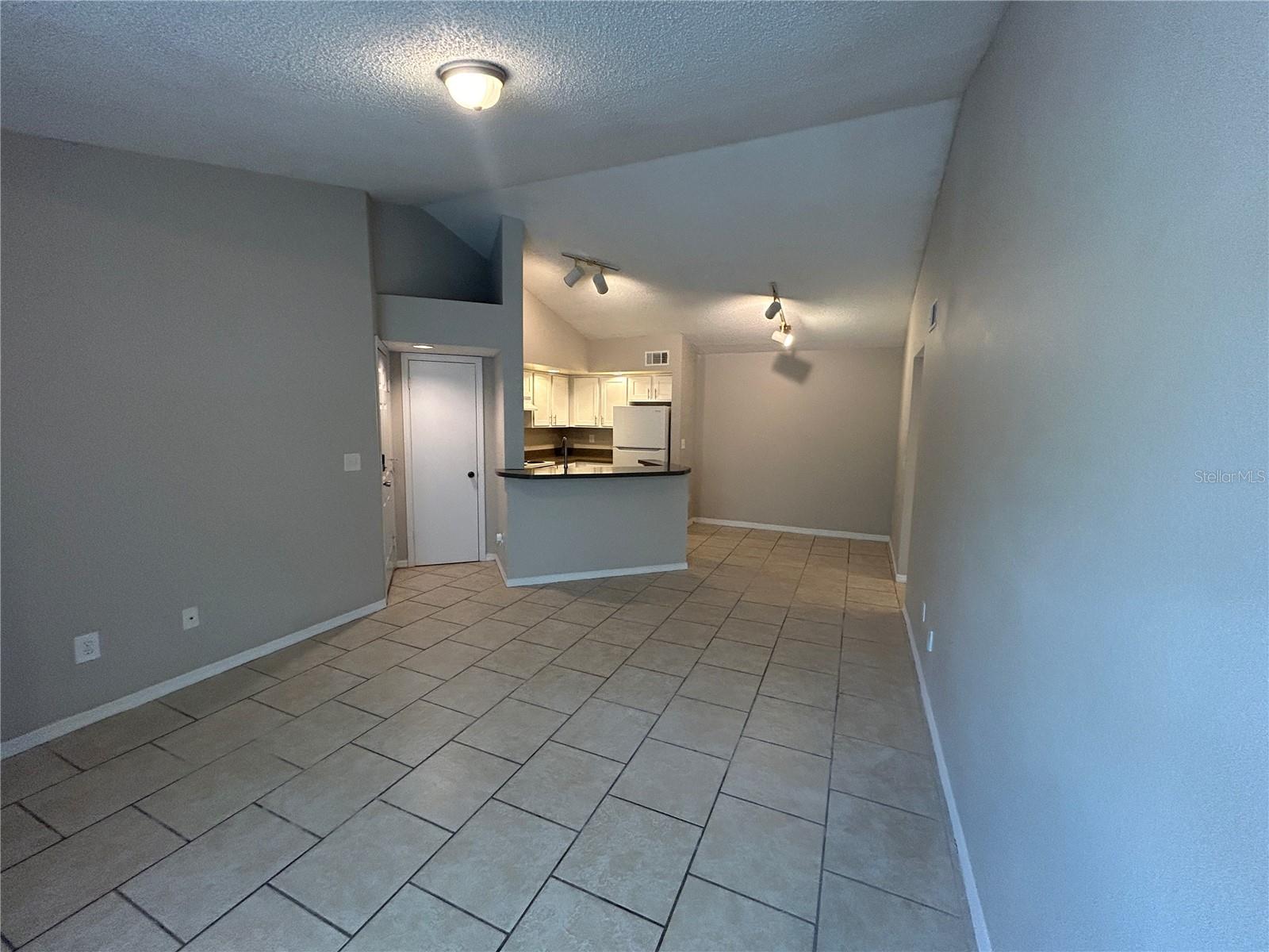 4512 COMMANDER DRIVE 1735