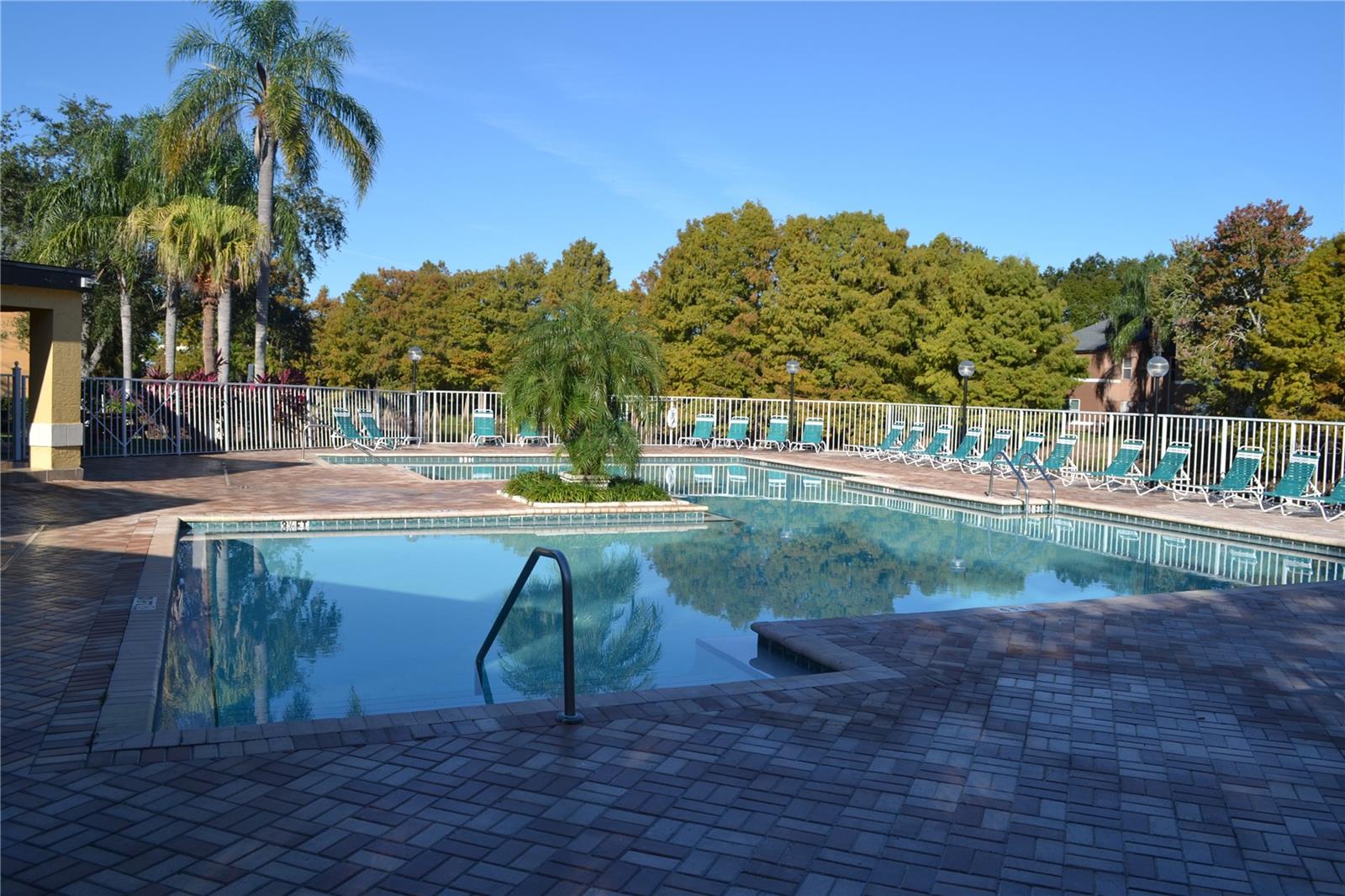VENETIAN PLACE - Residential