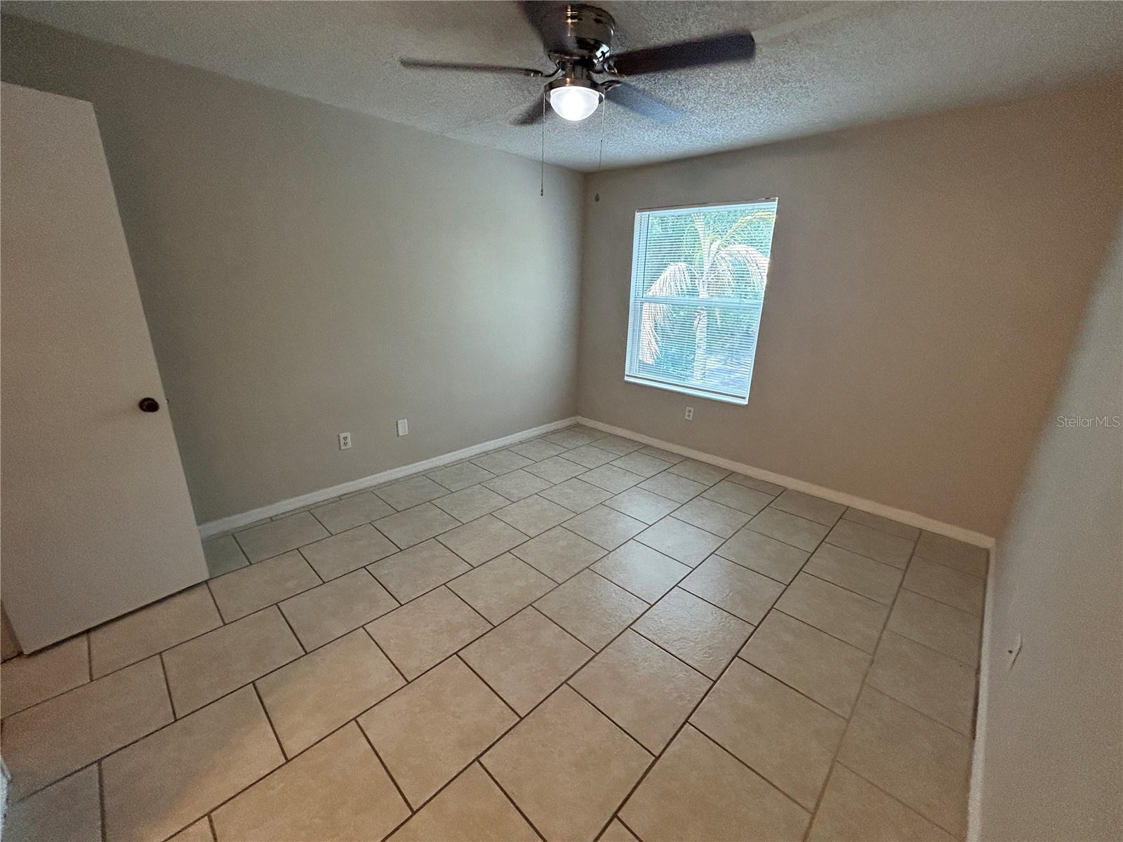VENETIAN PLACE - Residential
