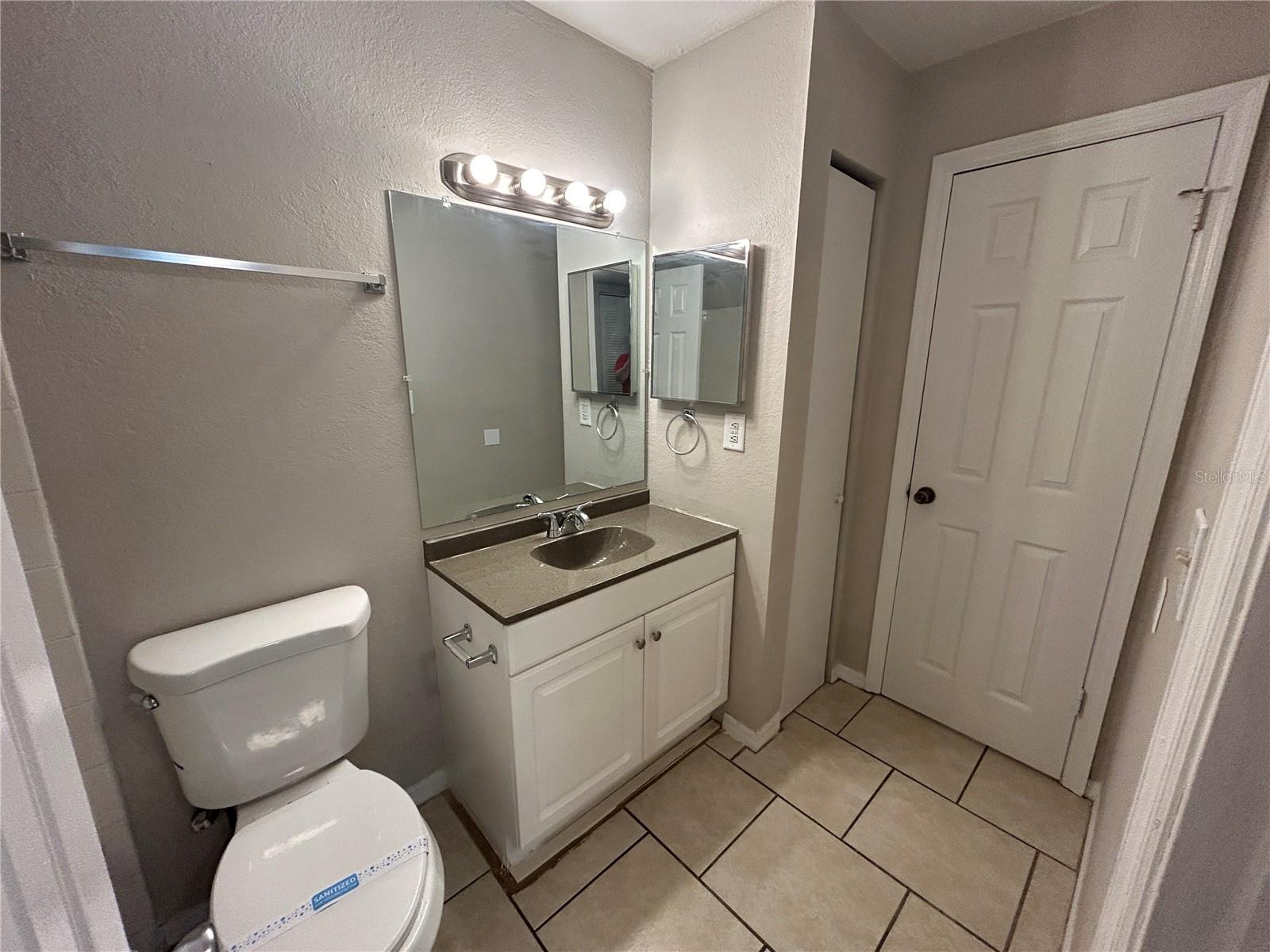 VENETIAN PLACE - Residential