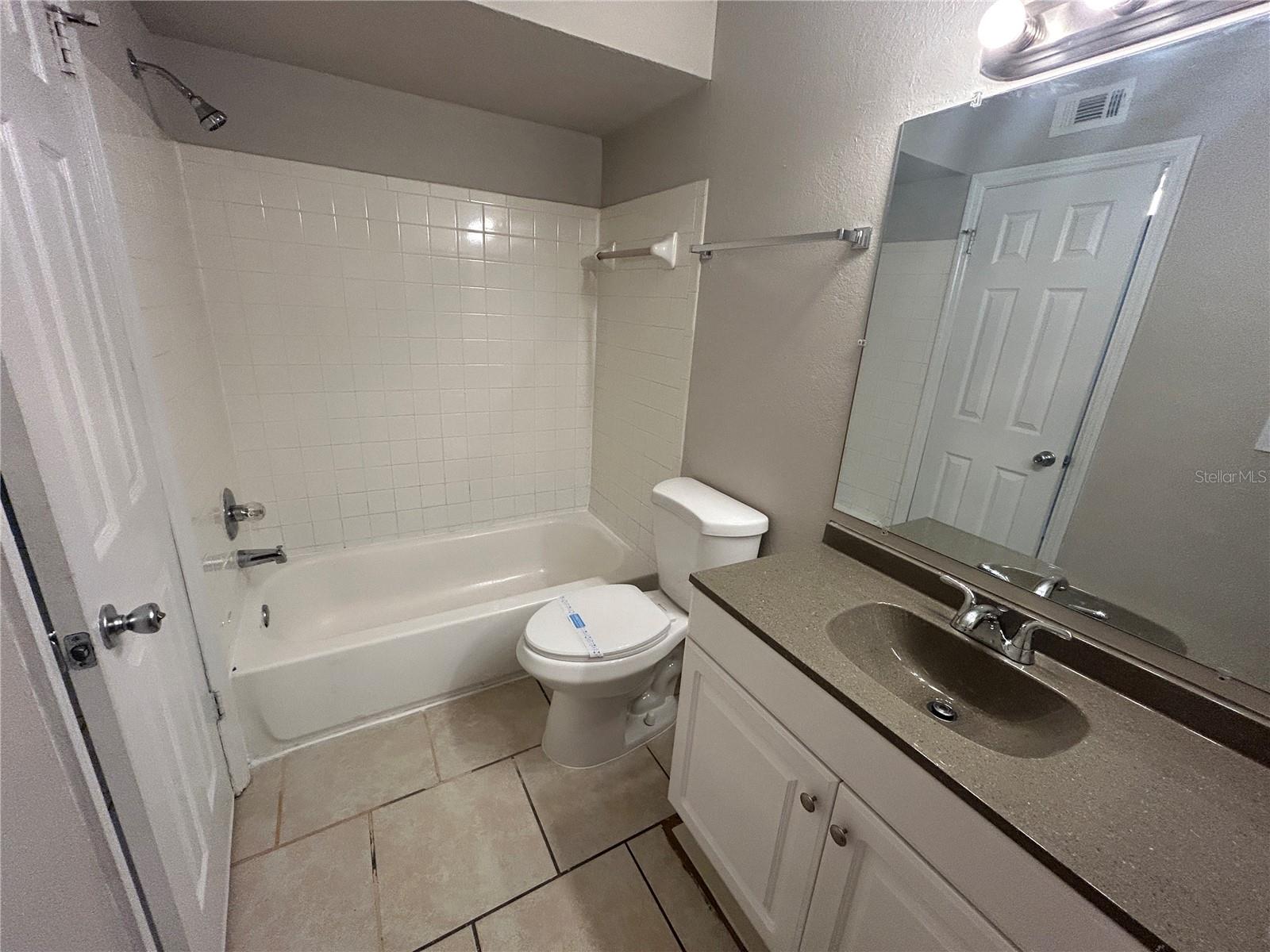 VENETIAN PLACE - Residential