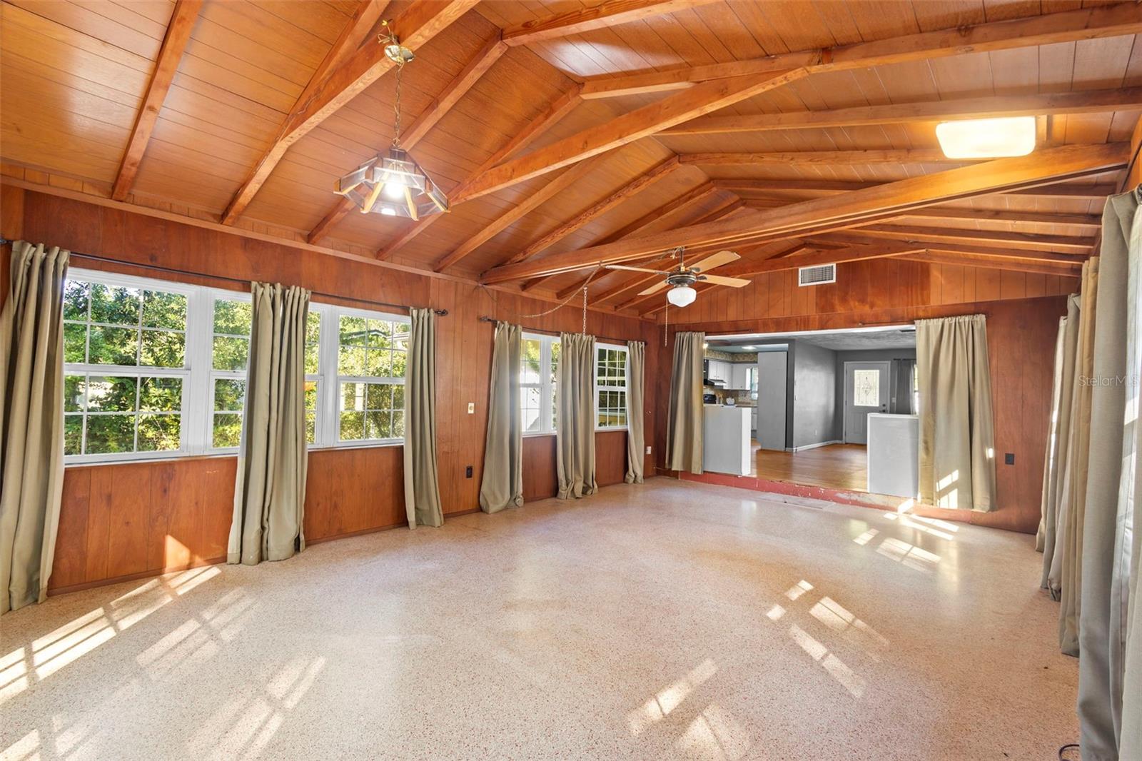 WOODHILL ACRES - Residential