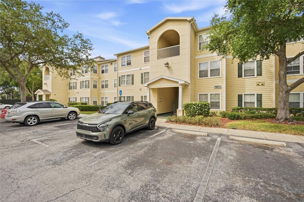 Photo of 18125 Sterling Gate Circle #18125, Tampa, FL 33647 (MLS # TB8479991)
